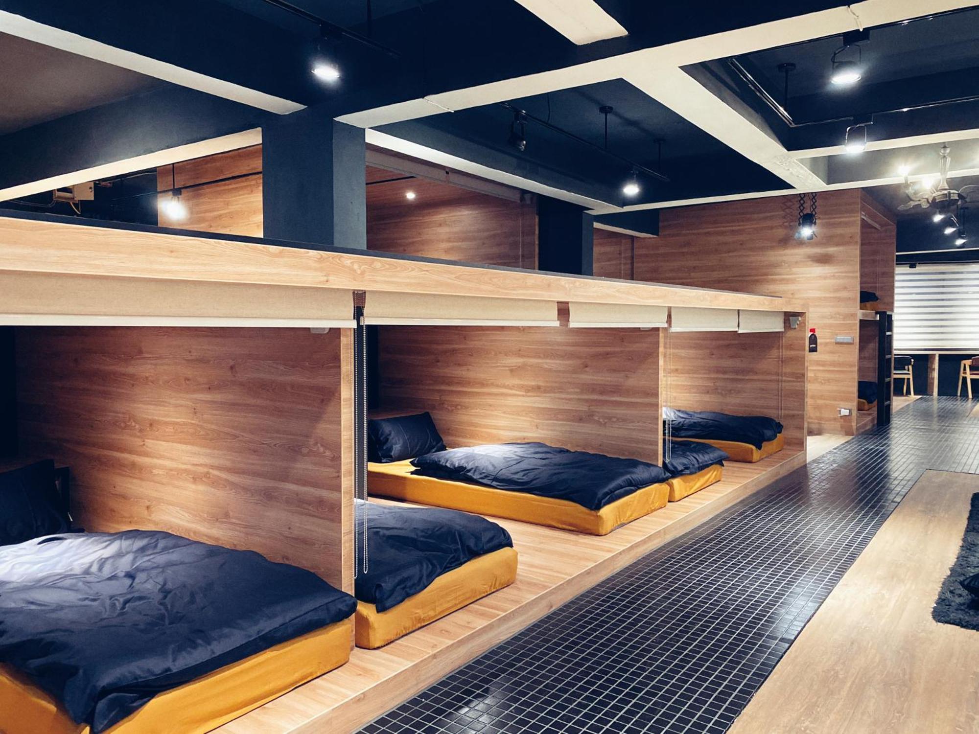 Perbed Hostel-Taichung Station מראה חיצוני תמונה